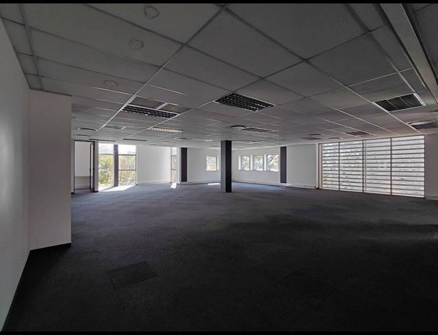 669M² OFFICE TO LET IN BRYANSTON